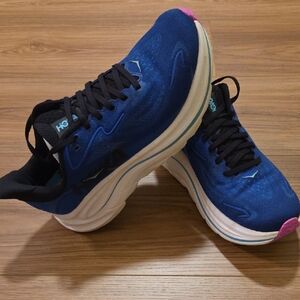 Women's Hoka Clifton 10 Running Shoes Size 8.5 Blue And White